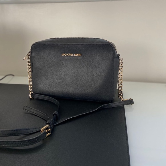 Michael Kors Crossbody purse - Picture 2 of 3